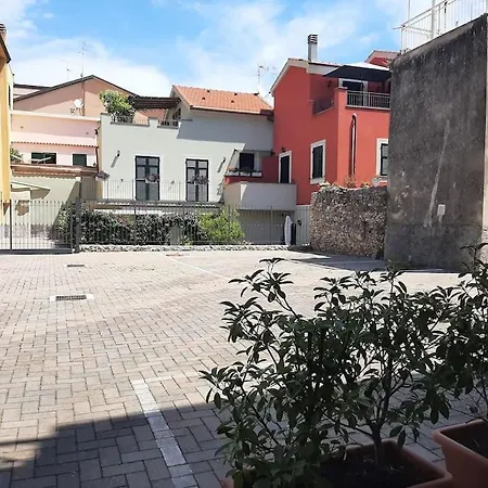 Apartment Nel Budello Di Ceriale, A 50 Metri Dal Mare, Aria Condizionata, Patio E Posto Auto In Cortile