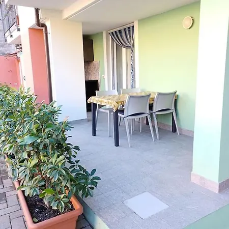 Apartment Nel Budello Di Ceriale, A 50 Metri Dal Mare, Aria Condizionata, Patio E Posto Auto In Cortile *