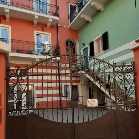 Nel Budello Di Ceriale, A 50 Metri Dal Mare, Aria Condizionata, Patio E Posto Auto In Cortile Ceriale