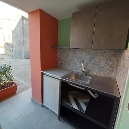Nel Budello Di Ceriale, A 50 Metri Dal Mare, Aria Condizionata, Patio E Posto Auto In Cortile Apartment *